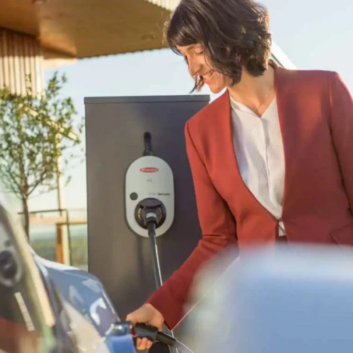 ЗАРЯДНИЙ ПРИСТРІЙ ДЛЯ ЕЛЕКТРОМОБІЛІВ FRONIUS WATTPILOT HOME 11