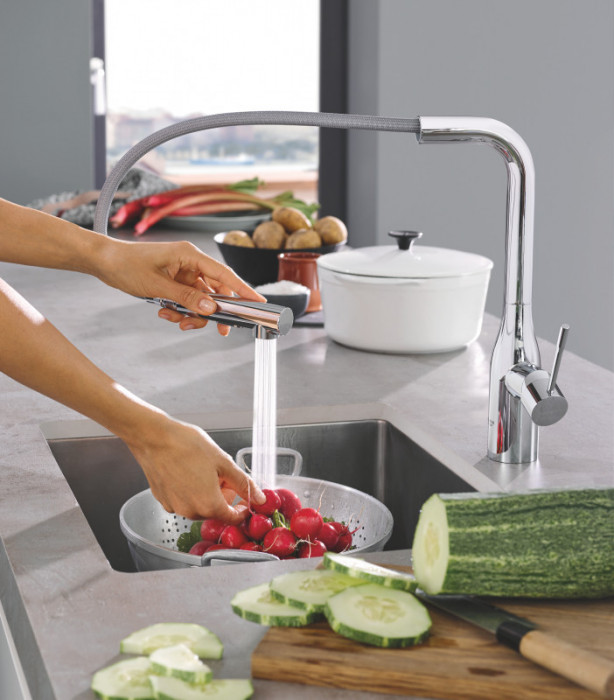 Змішувач для кухні з висувним виливом Grohe Essence New (30270000)