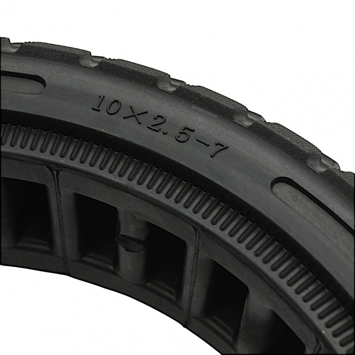 ПОКРИШКА 10-2.5×7 CITYNEYE (Ø168 - 48ММ) ЛИТА (ПЕРФОРОВАНА) БЕЗКАМЕРКА ДЛЯ ЕЛЕКТРОСАМОКАТА (196)