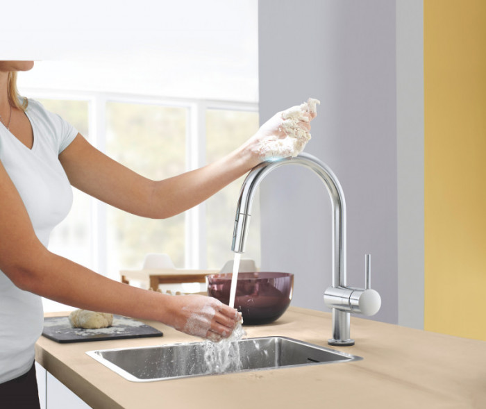 Сенсорний змішувач для кухні з висувним виливом Grohe Minta Touch (31358DC2)