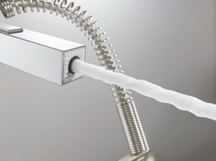 Змішувач для кухні з гнучким виливом Grohe Eurocube (31395000)