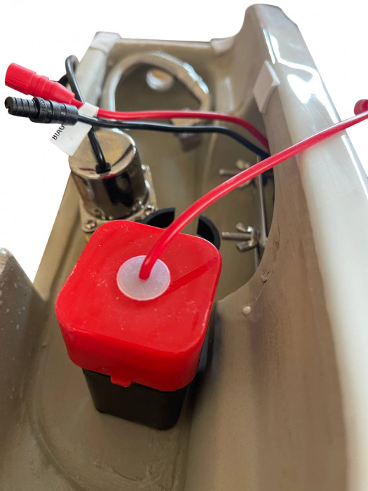 Пісуар підвісний Mixxus Premium BEVEL-1001 390x395x795mm з ІЧ-датчиком автоматичного змиву (MP6661)