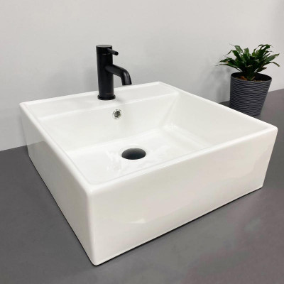 Умивальник (раковина) VBI TERAMO WHITE накладний